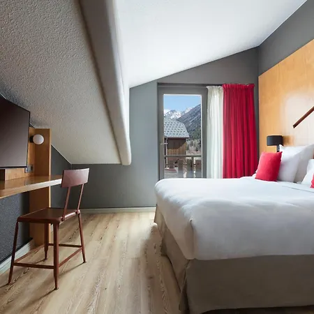 Les Aiglons Hotel 4*