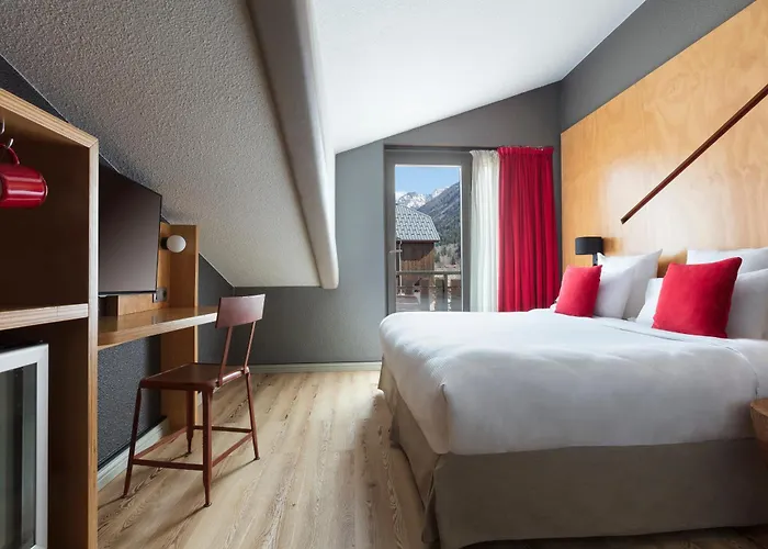 Les Aiglons Hotel 4*